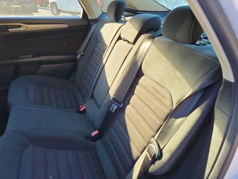 Used 2020 Ford Fusion SE image 10