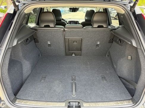 Used 2019 Volvo XC40 T5 Inscription AWD/4WD image 14