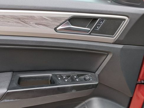 Certified 2020 Volkswagen Atlas Cross Sport SE image 10