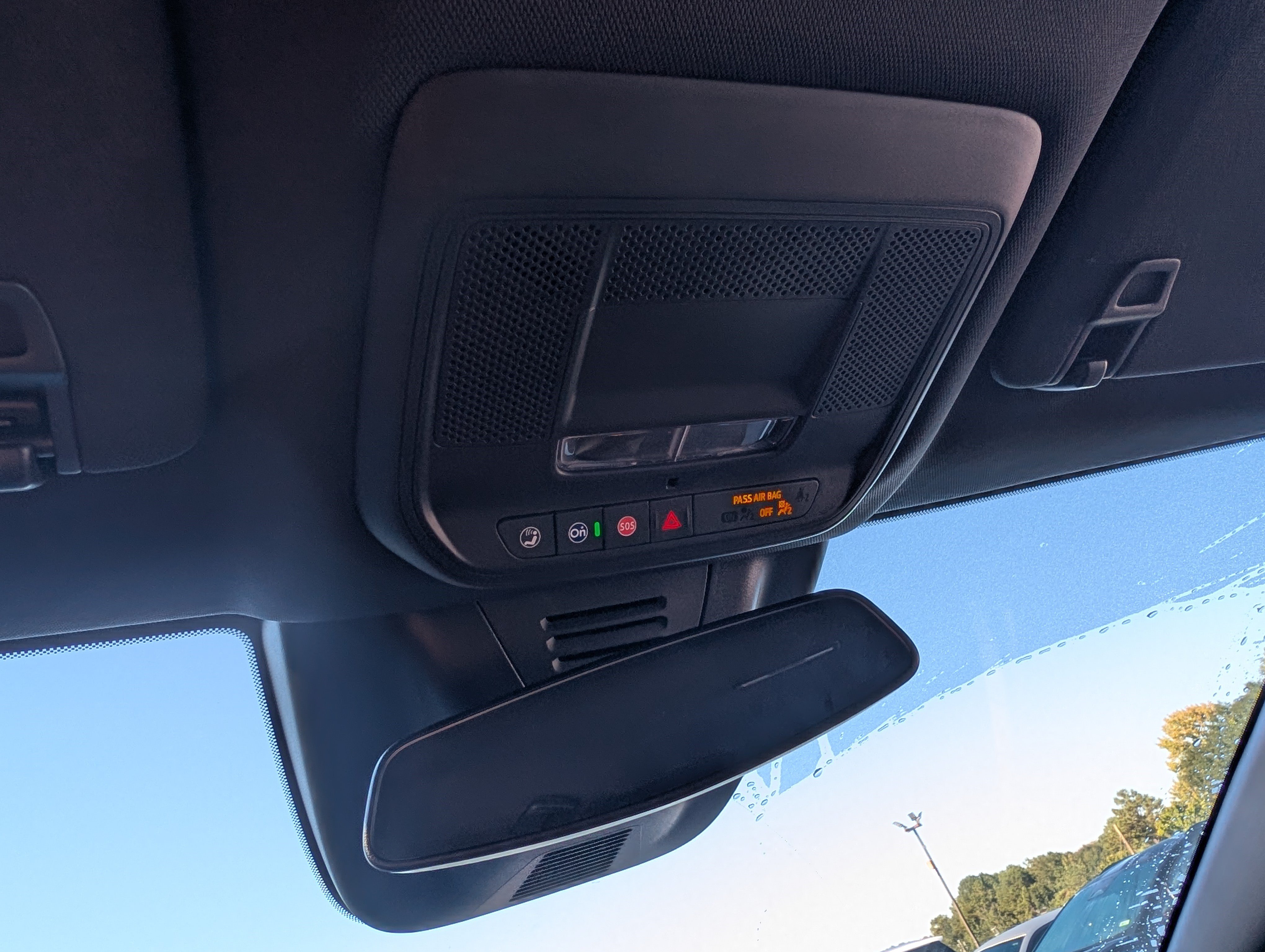 Used 2024 Chevrolet Equinox EV RS FWD image 29