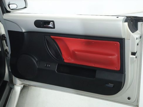 Used 2009 Volkswagen Beetle Blush image 32