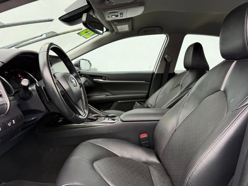Used 2023 Toyota Camry XSE FWD image 12