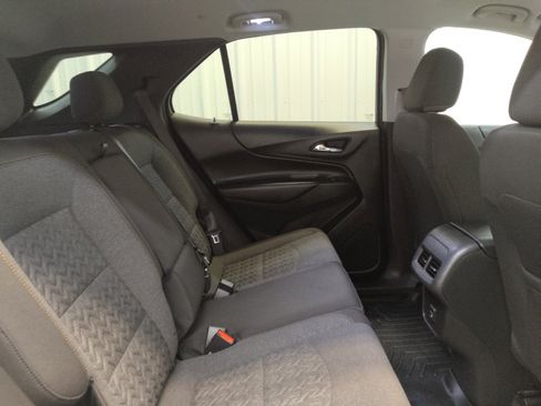 Used 2023 Chevrolet Equinox LT w/ Driver Convenience Package AWD/4WD image 19
