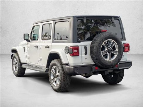 Used 2018 Jeep Wrangler Unlimited Sahara image 7