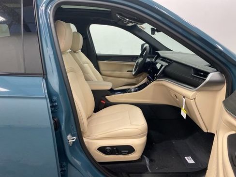 New 2026 Jeep Grand Cherokee Limited image 25