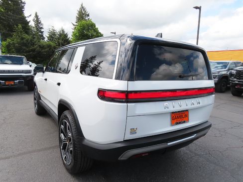 Used 2023 Rivian R1S Adventure AWD/4WD image 5