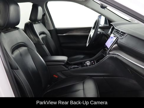 Used 2023 Jeep Grand Cherokee Limited w/ Black Appearance Package AWD/4WD image 18
