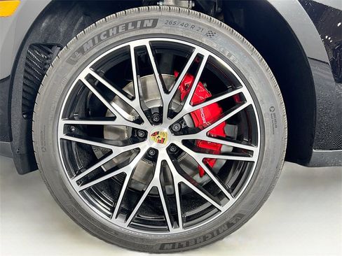 New 2026 Porsche Macan S image 33