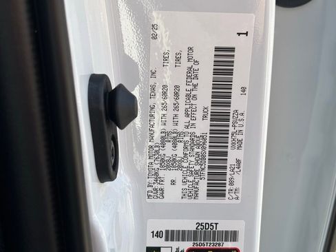 New 2025 Toyota Tundra Platinum image 29