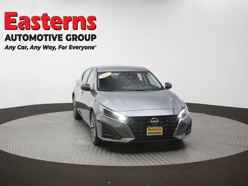 Used 2025 Nissan Altima 2.5 SV FWD image 51