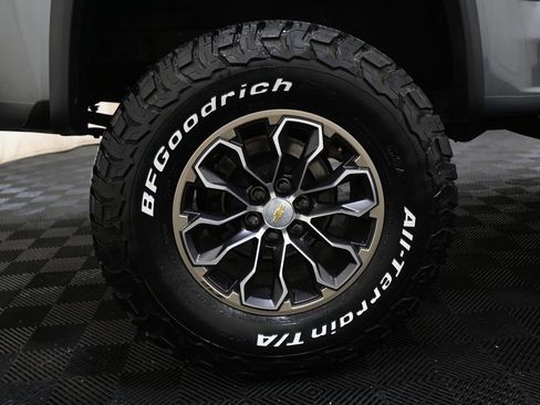 Used 2018 Chevrolet Colorado ZR2 w/ LPO, Premium Interior Package AWD/4WD image 40