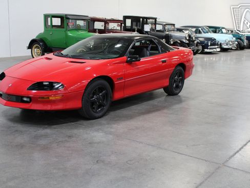Used 1993 Chevrolet Camaro Z28 RWD image 2