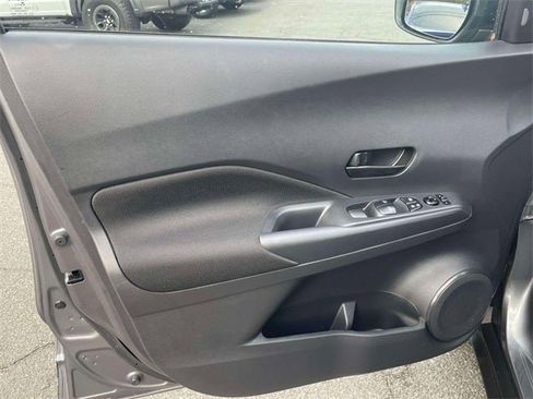 Certified 2025 Nissan Kicks Play S image 47