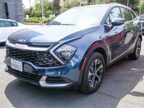 Certified 2023 Kia Sportage EX image 6