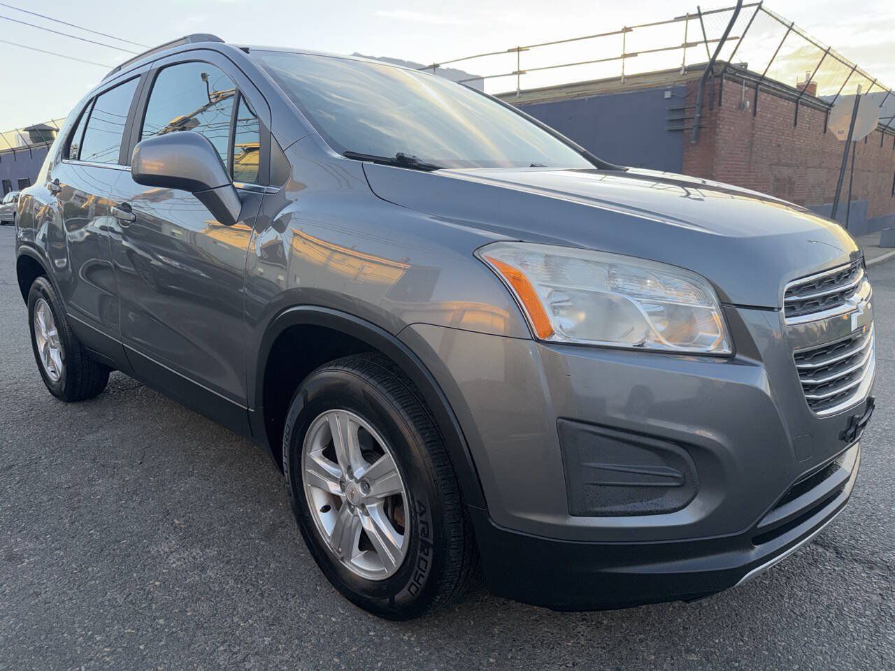 Used 2015 Chevrolet Trax LT w/ LT Plus Package AWD/4WD image 2