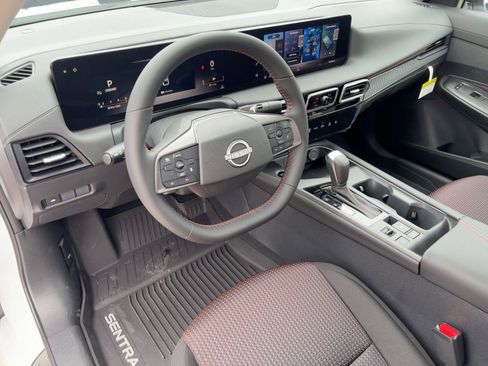 New 2026 Nissan Sentra SR w/ Floor Mat Package FWD image 4