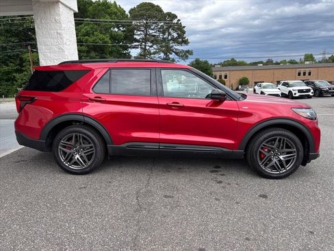 New 2026 Ford Explorer ST-Line w/ ST-Line Street Pack AWD/4WD image 19