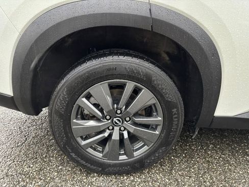Used 2024 Nissan Pathfinder SV AWD/4WD image 19