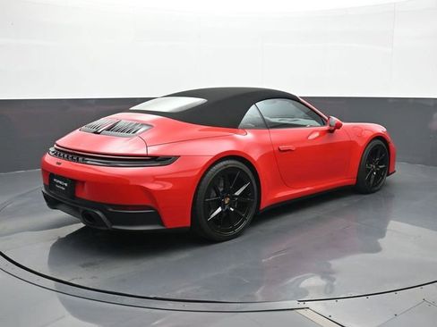 Certified 2025 Porsche 911 Carrera RWD image 17