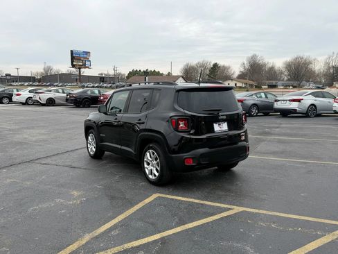 Used 2018 Jeep Renegade Latitude image 8