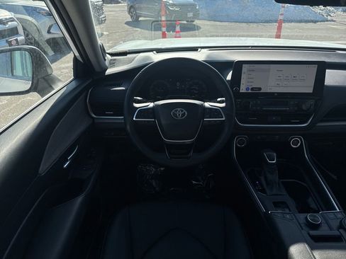 Used 2024 Toyota Grand Highlander Platinum image 13