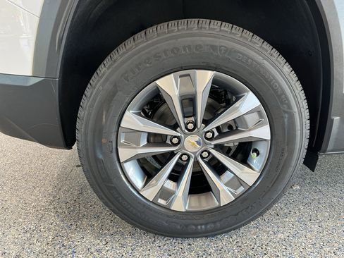 New 2026 Chevrolet Equinox LT w/ Convenience Package II FWD image 34