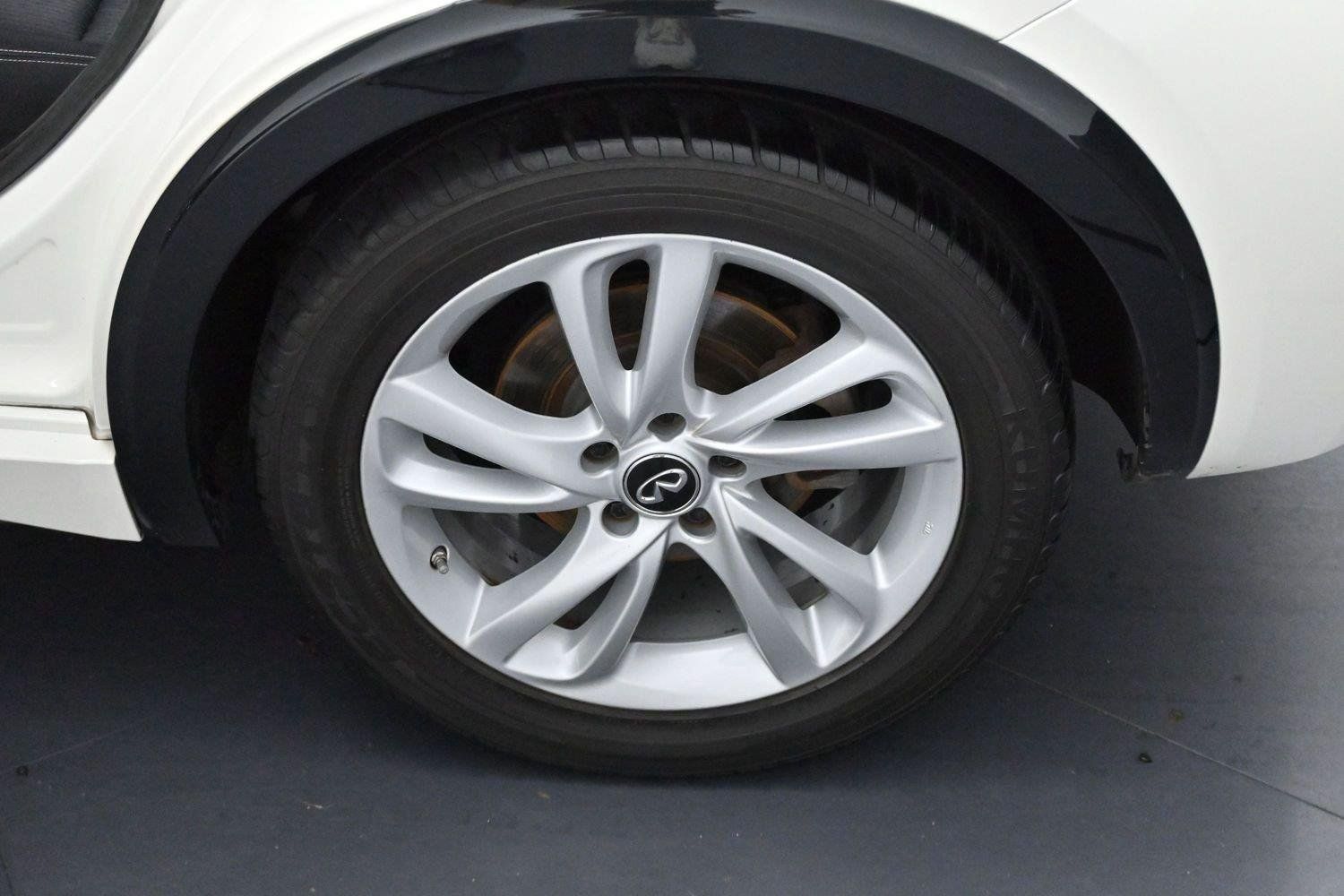 Used 2018 INFINITI QX30 FWD image 28