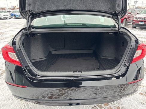 Used 2018 Honda Accord EX image 29
