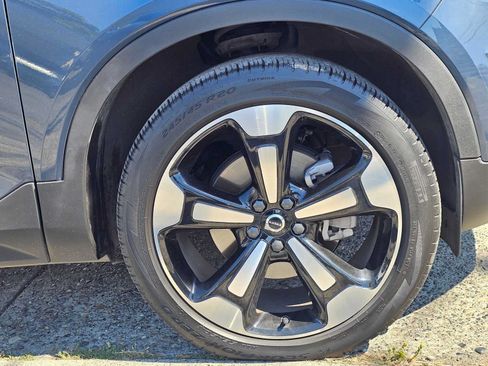 Used 2021 Volvo XC40 T5 Momentum w/ Premium Package AWD/4WD image 9