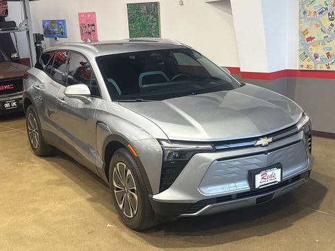 Used 2024 Chevrolet Blazer EV LT AWD/4WD image 44