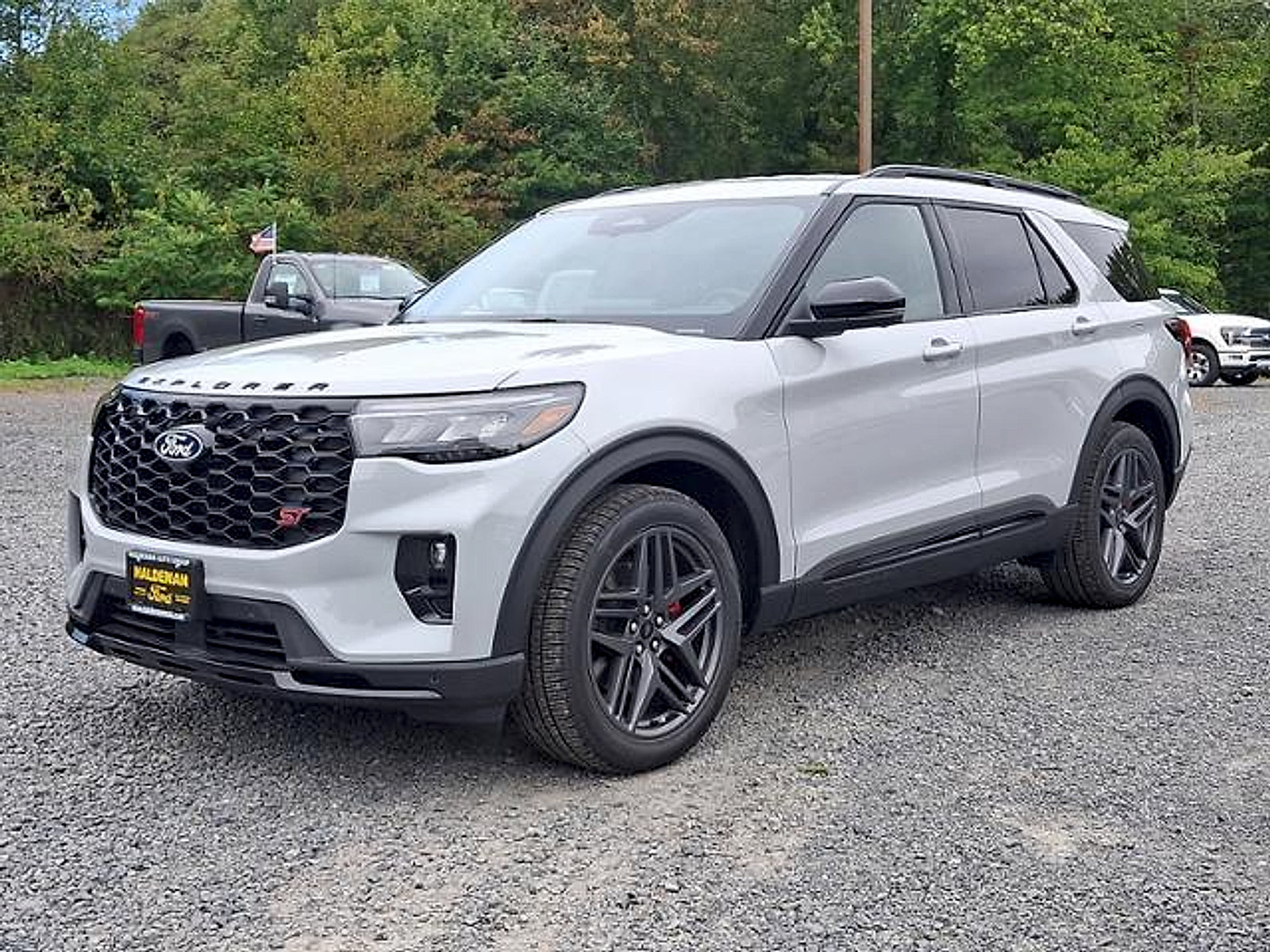 New 2027 Ford Explorer ST AWD/4WD image 2