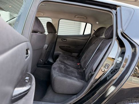 Used 2015 Nissan Leaf SV w/ Premium Package image 16