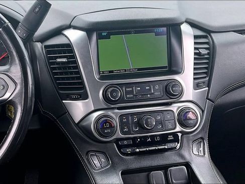 Used 2018 Chevrolet Suburban LT RWD image 9