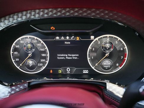 Used 2022 Bentley Flying Spur V8 image 18