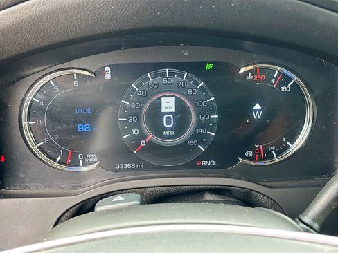 Used 2018 Cadillac Escalade Luxury RWD image 12