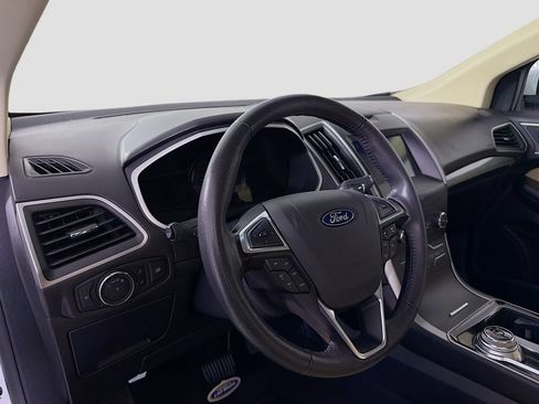 Used 2019 Ford Edge SEL w/ Equipment Group 201A FWD image 10
