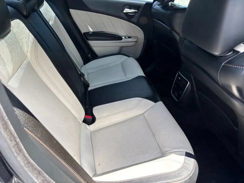 Used 2017 Dodge Charger SXT w/ AWD Plus Group image 16