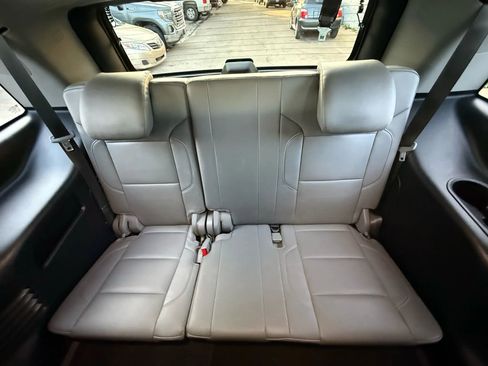 Used 2018 Chevrolet Tahoe LT image 16