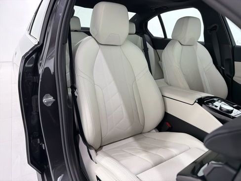 Certified 2024 BMW 530i xDrive w/ Premium Package AWD/4WD image 19