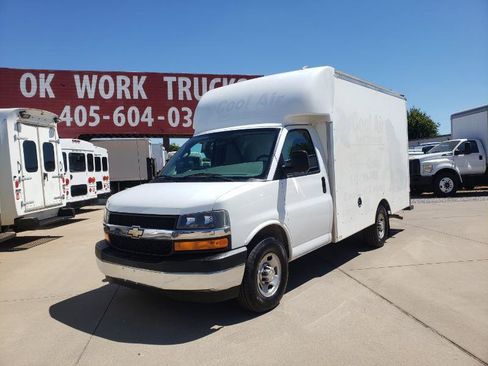 Used 2020 Chevrolet Express 3500 w/ Power Convenience Package RWD image 3