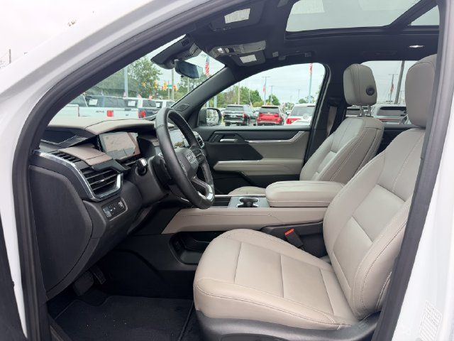 Used 2026 GMC Acadia Elevation w/ Elevation Premium Package FWD image 12