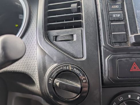 Used 2014 Toyota Tacoma 4x4 Regular Cab image 18