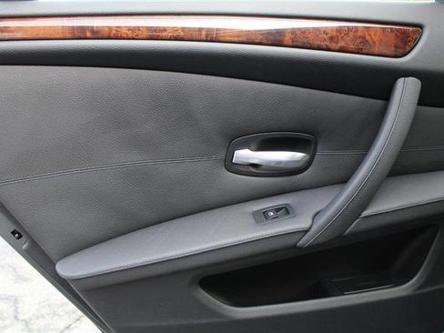 Used 2008 BMW 528xi Sedan image 26