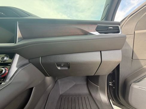 Used 2024 GMC Yukon Denali Ultimate AWD/4WD image 30