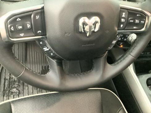 Used 2025 RAM 1500 Laramie w/ Sport Appearance Package AWD/4WD image 14