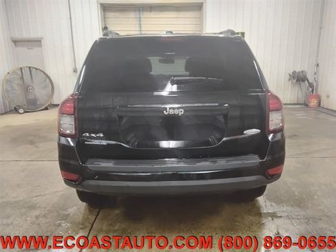Used 2015 Jeep Compass Latitude AWD/4WD image 8