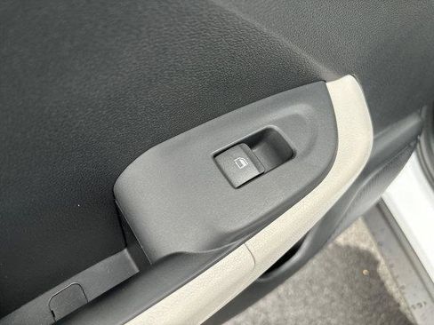 New 2025 Hyundai Venue SEL image 11