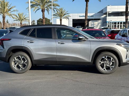 New 2026 Chevrolet Trax LT w/ Driver Confidence Package FWD image 2