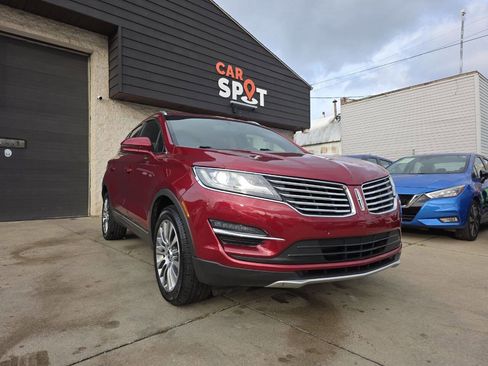 Used 2017 Lincoln MKC Reserve image 1