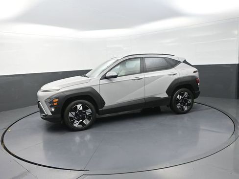 Used 2025 Hyundai Kona SEL AWD/4WD image 38